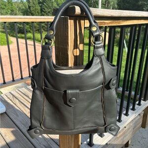 Amerileather Chic Black Leather Shoulder Bag, Zipper Expandable